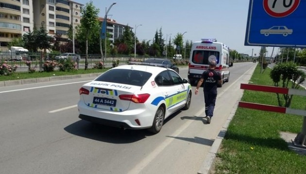 Eşiyle tartışan vatandaş araçtan atladı