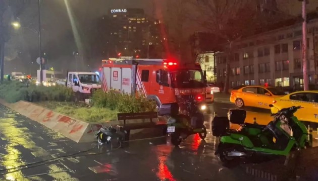 İstanbul'da iş yerlerini su bastı