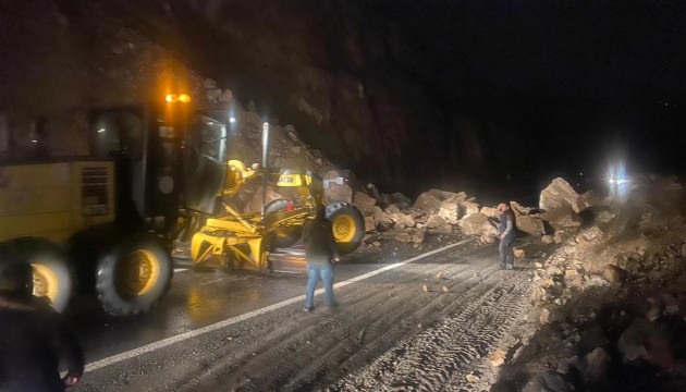 Artvin'de yol kapandı