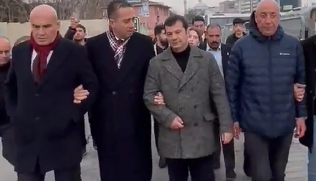 CHP ve İYİ Parti, Ümit Özdağ için kol kola!