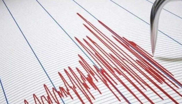 Ege Denizi'nde şiddetli deprem! İzmir ve Atina sallandı