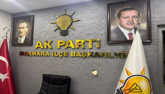 Ak Parti ilçe binasına taşlı saldırı
