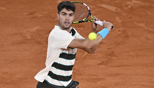 Alcaraz Fransa'da yarı finalde