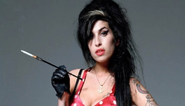 Amy Winehouse'un eşyaları sergi oluyor!