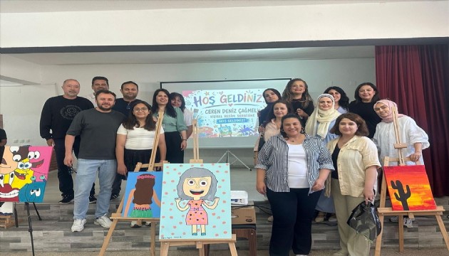 13 yaşındaki öğrenci ilk resim sergisini açtı