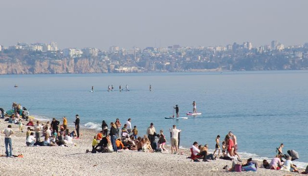 Antalya'da ocak sonunda denize girdiler