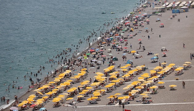 Antalya sahilleri doldu taştı