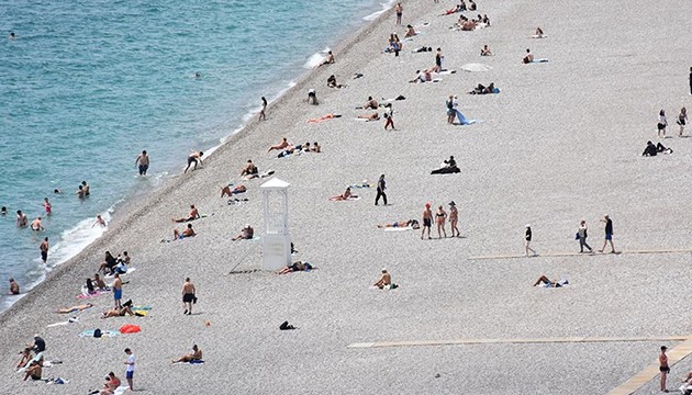 Antalya'da deniz mevsimi başladı