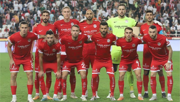 Antalyaspor'un iki futbolcusu, Gaziantep FK çıkmama kararı aldı