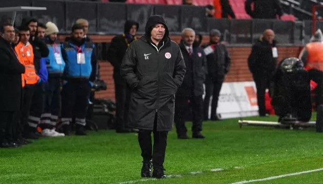 Sergen Yalçın, Antalyaspor'un başında ilk galibiyetini aldı