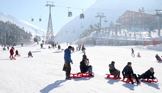 Palandöken'de sezon hareketli başladı