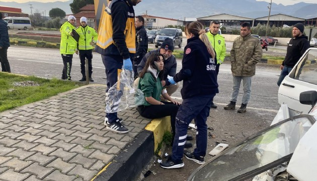 Manisa'da feci kaza! Çok sayıda yaralı var