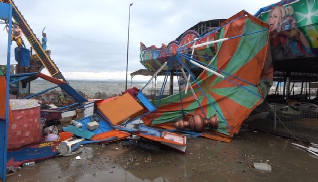 Fırtına nedeniyle lunaparkta 10 milyon liralık hasar oluştu