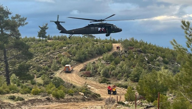 Aydın'da uçuruma düşen motosikletin sürücüsü helikopterle kurtarıldı