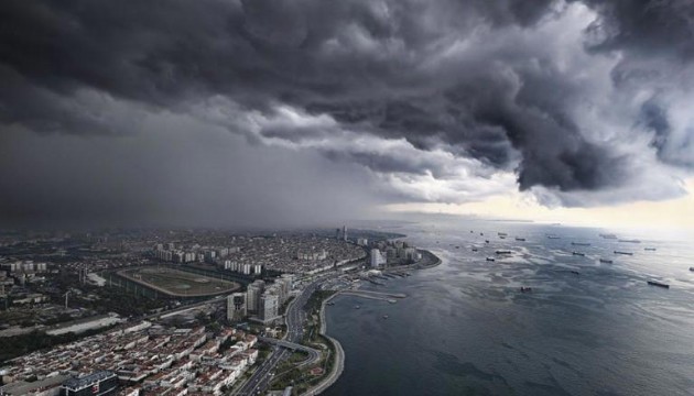 İstanbul'da alarm! Uçaklar havada kaldı