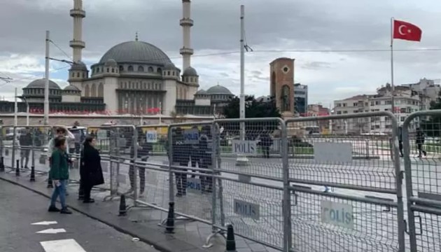 Taksim Meydanı bariyerlerle çevrildi