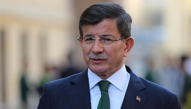 Davutoğlu'ndan Erdoğan'a tepki: Petrol sevkiyatı neden devam ediyor?