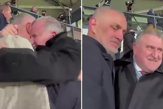 Bakan Bak ve Hacıosmanoğlu'nun maç sonu sevinçleri dikkat çekti: 'Kupayı alıp geleceğiz'