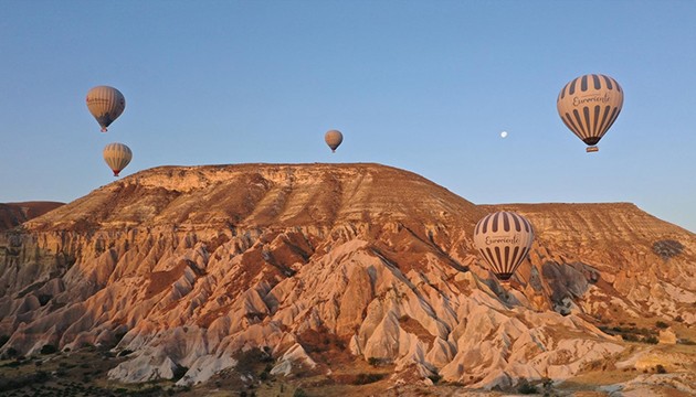 Sıcak hava balonuna yoğun ilgi
