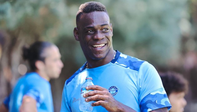 Ve Mario Balotelli çok sevdiği Adana Demirspor'una kavuştu