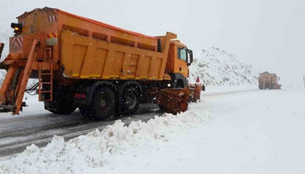 Antalya-Konya yolunda yoğun kar