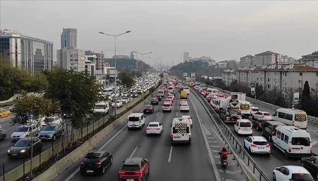 İstanbul'da trafik yoğunluğu arttı