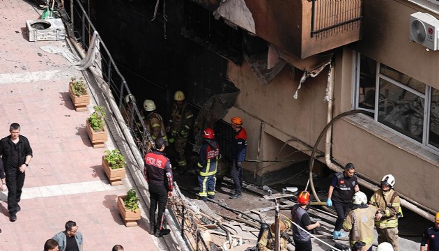 Bakan Işıkhan, Beşiktaş'ta gece kulübü yangınında vefat edenleri andı