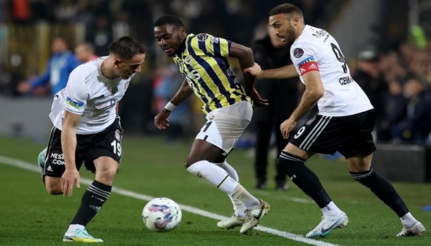 Beşiktaş - Fenerbahçe maçının ilk 11'leri belli oldu