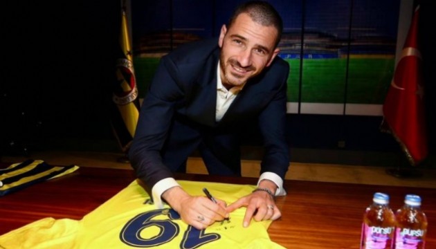 Fenerbahçe, Leonardo Bonucci'yi resmen açıkladı