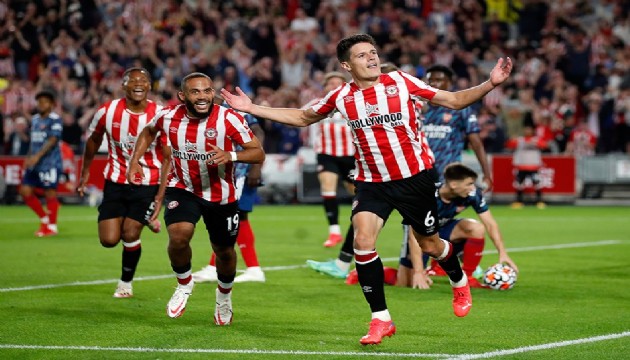 Brentford Premier Lig'e rüya gibi başladı