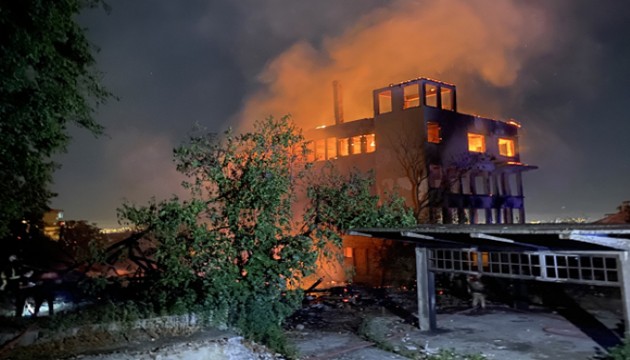 Bursa'da ipek fabrikasında yangın!