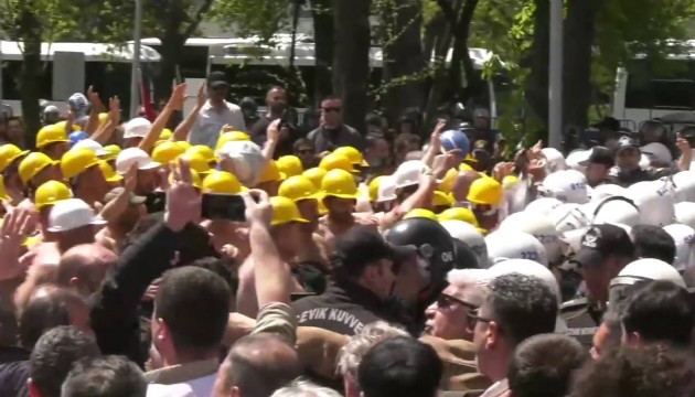 Maden işçileri haklarını arıyor