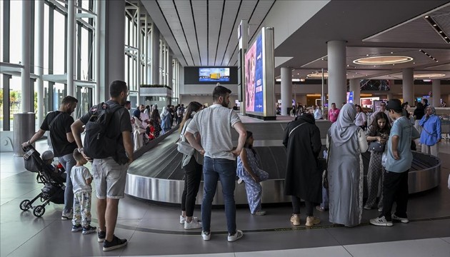 Havaalanlarında kuyruk alarmı