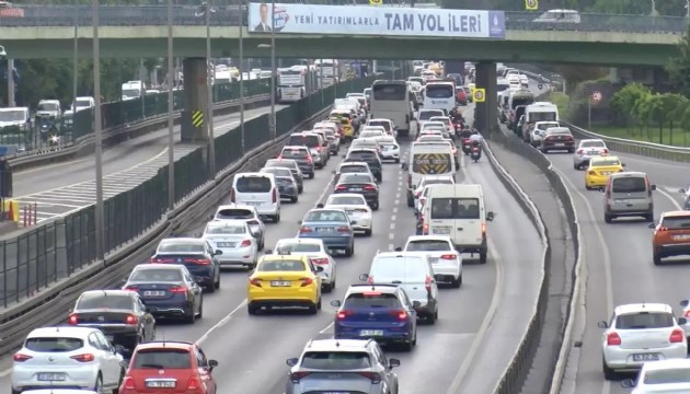 Bayram tatili sonrası trafik yoğunluğu