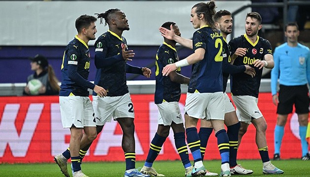 Fenerbahçe'ye yıldız oyuncudan kötü haber!