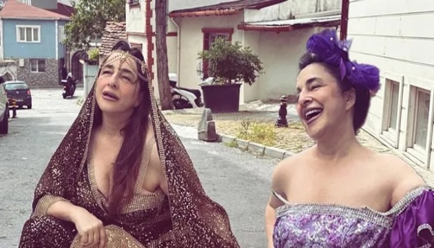 Roman kıyafetleriyle sokaklarda