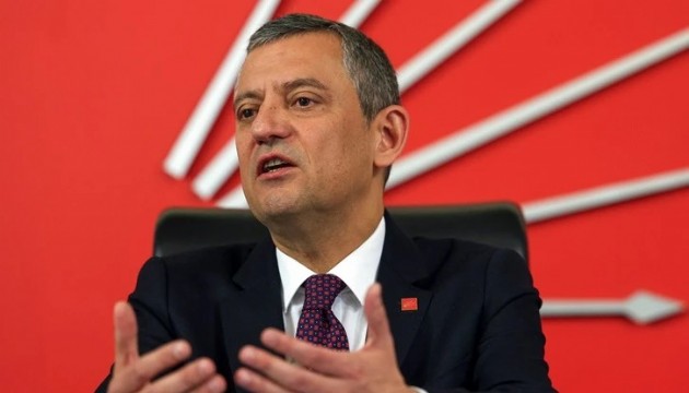 Özel'den 10 TİP'li üye için açıklama