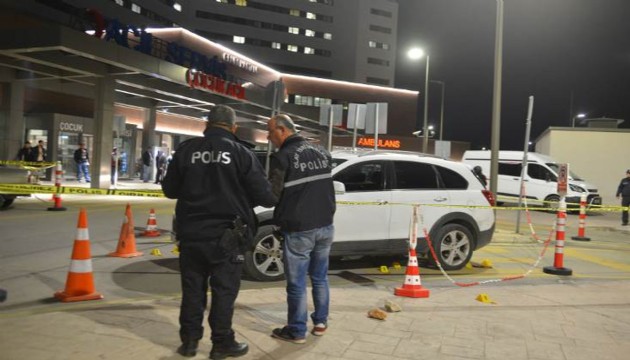 Hastane önünde kanlı infaz!