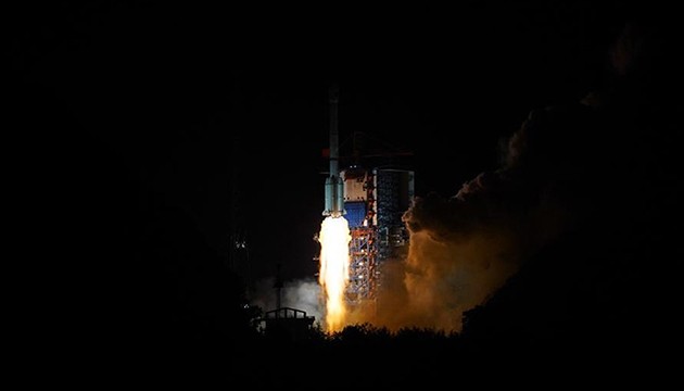 Çin, iletişim testi için uydu fırlattı