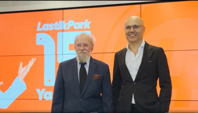 Tatko Lastik’ten 15. yıla özel kutlama: Alp Yalman’dan anlamlı ziyaret