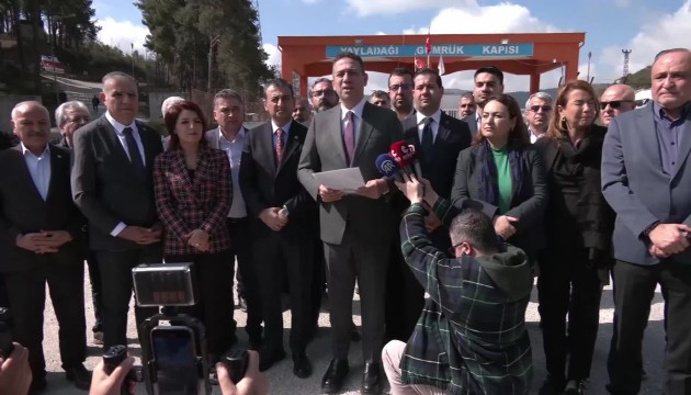 CHP heyeti Sınır Kapısı'nda