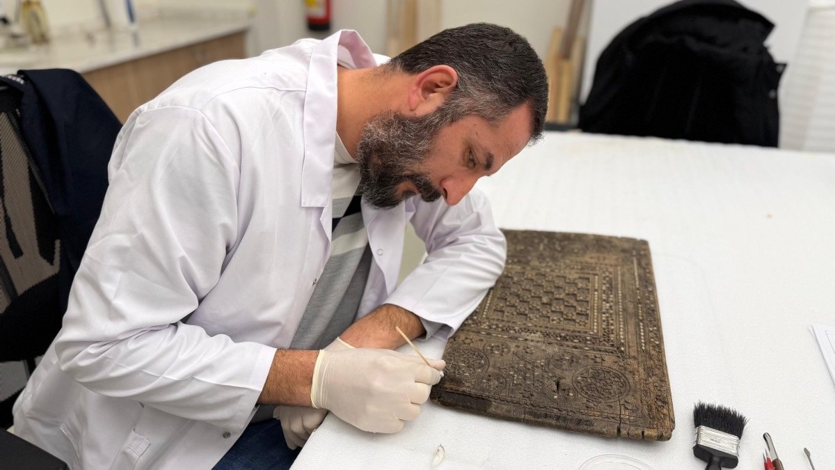 Tarihi eserler uzman ekiple onarılıyor