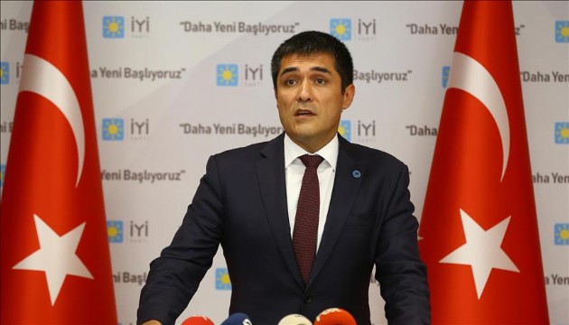 İYİ Parti'den İBB'ye afiş tepkisi