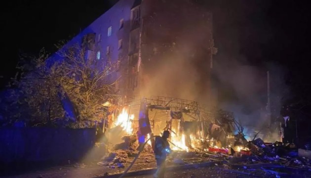 Rus ordusu Kiev'i bombaladı