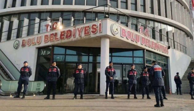 Bolu Belediyesi'nde arama yapılıyor