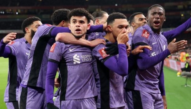 Arsenal'i deviren Liverpool turladı