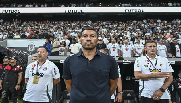 Van Bronckhorst'tan 5-1'lik zaferin ardından transfer sözleri