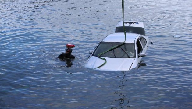 Bodrum'da otomobil denize düştü: 1 ölü, 1 yaralı