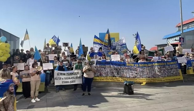 Rusya'nın Ukrayna'ya saldırıları İstanbul'da protesto edildi