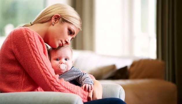Doğum sonrası depresyonu!  Her altı anneden birinde görülüyor